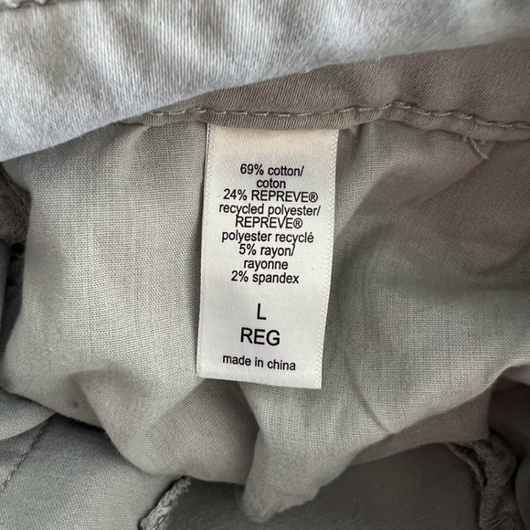 Gray Skinny Jeans with Smooth Texture - Picture 3 of 3